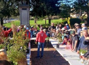 Kiwanis of Monterey volunteering at City of Monterey Cutting Day