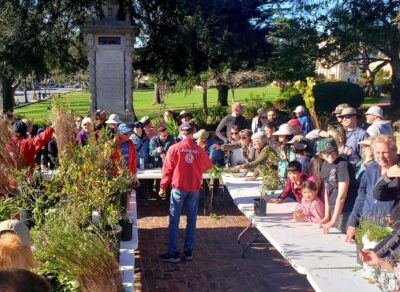 Kiwanis of Monterey volunteering at City of Monterey Cutting Day